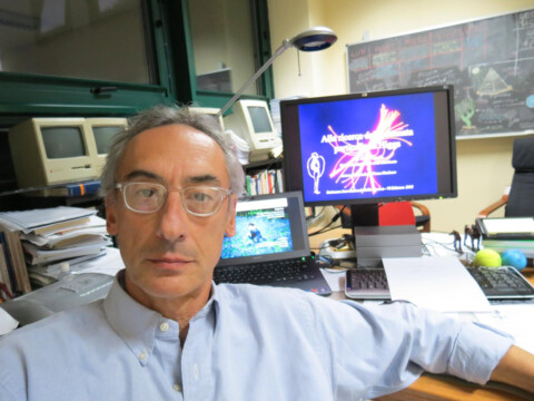 Scienziato e professore ordinario di Fisica Sperimentale all’Università degli Studi della Basilicata, autore di diverse centinaia di pubblicazioni scientifiche, sale sulla Nave e ci racconta il mestiere del guardiano delle stelle.
